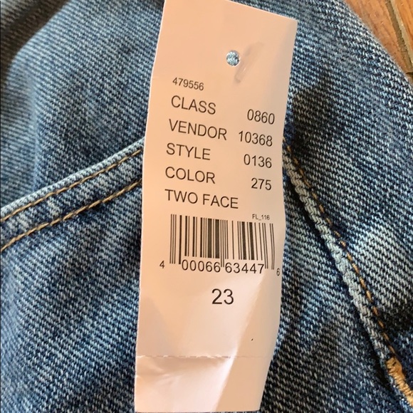 NWT - Picture 3 of 3